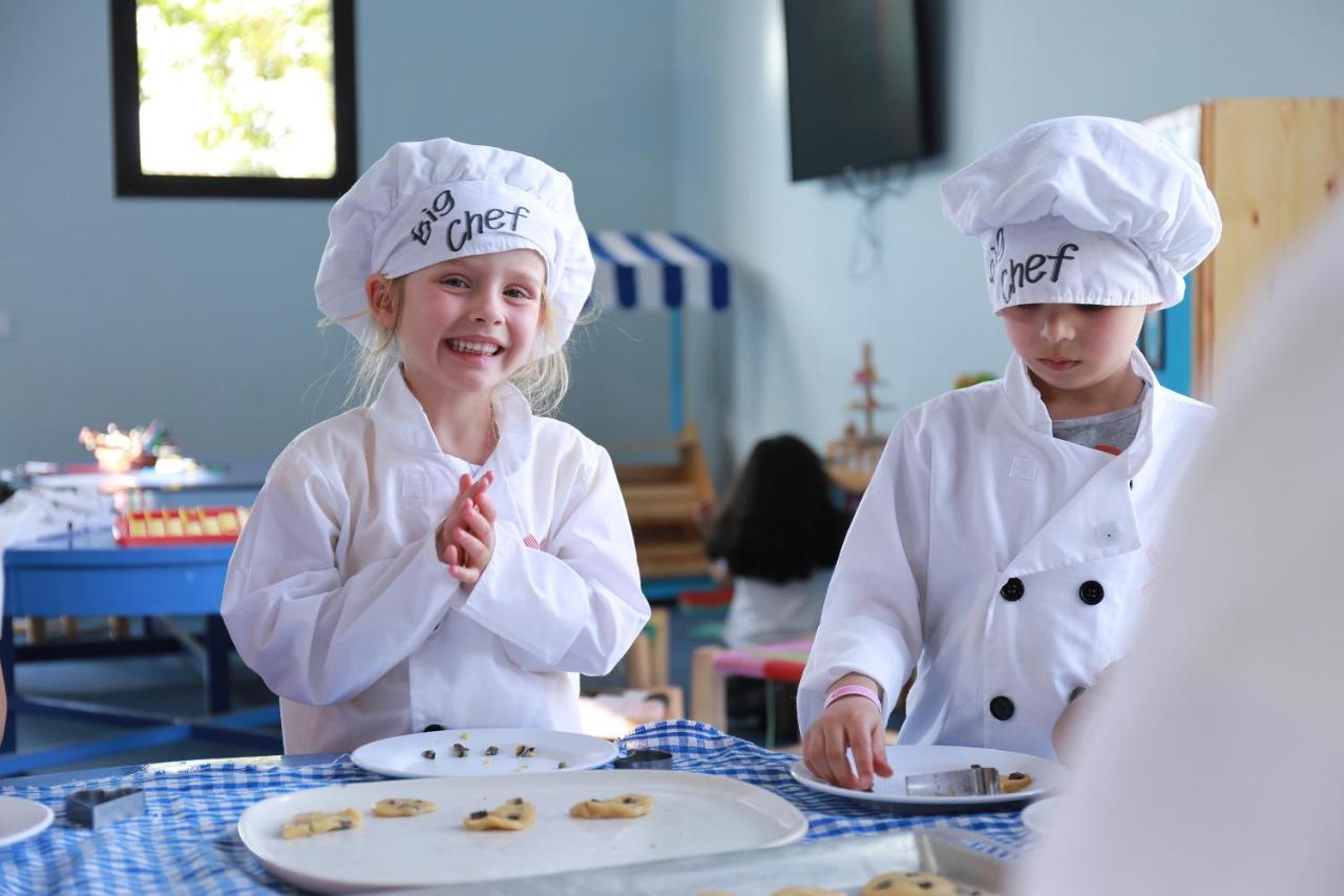 Kenzi Club Agdal Medina Hotel Lahebichate Kültér fotó Children at the Junior Chef Academy